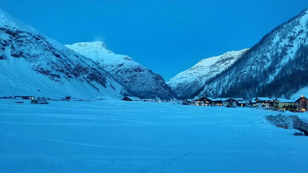 White Edelweiss Apartment Livigno